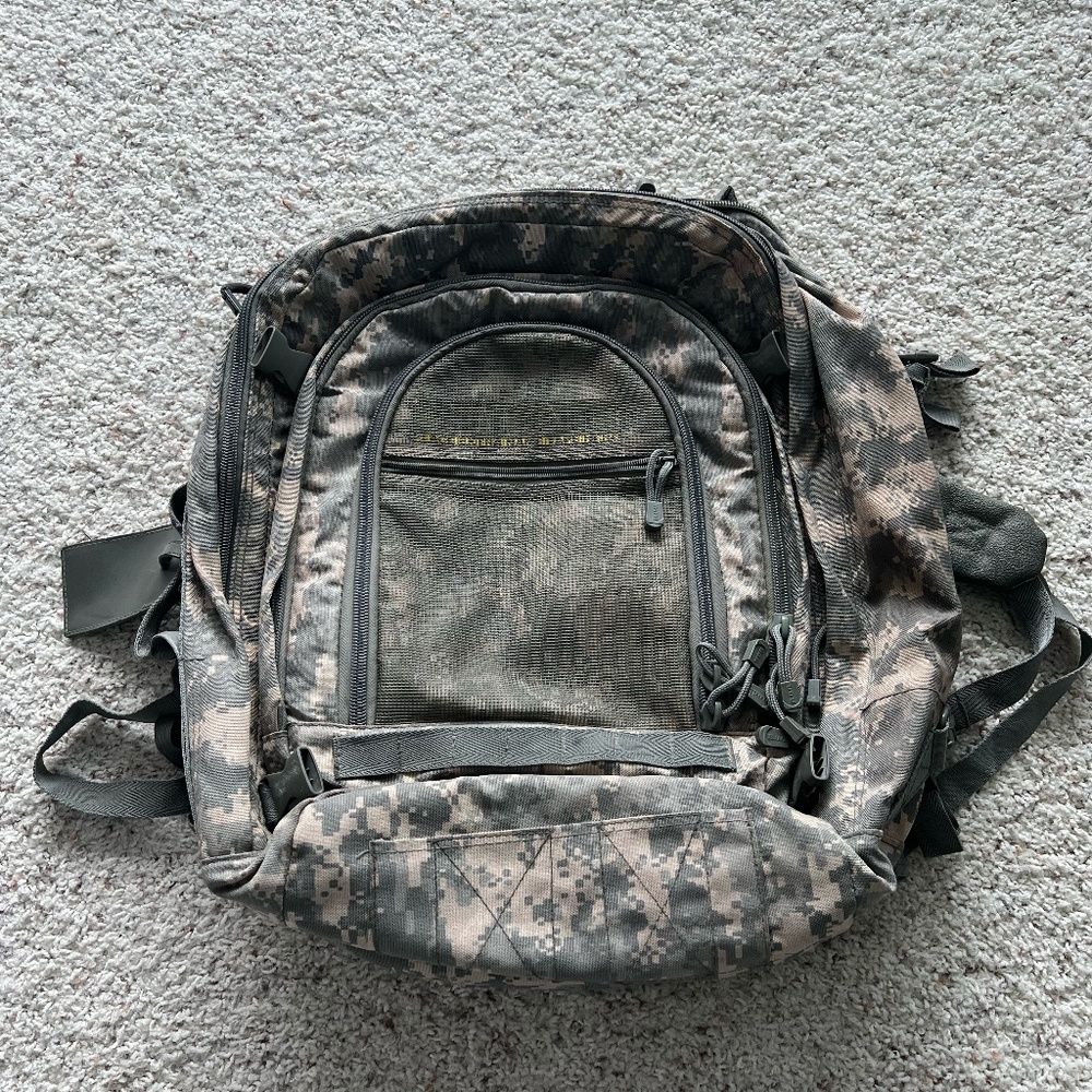 RUCKSACK/BACKPACK,  camouflauge